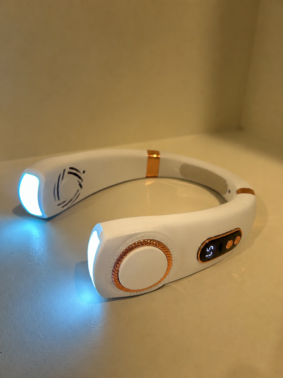 eZbreeze Pro — Bladeless Neck Fan